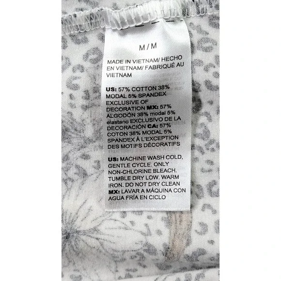 White House Black Market V Neck Top Medium Animal & Floral Print Ruffle Sleeves - Picture 5 of 7